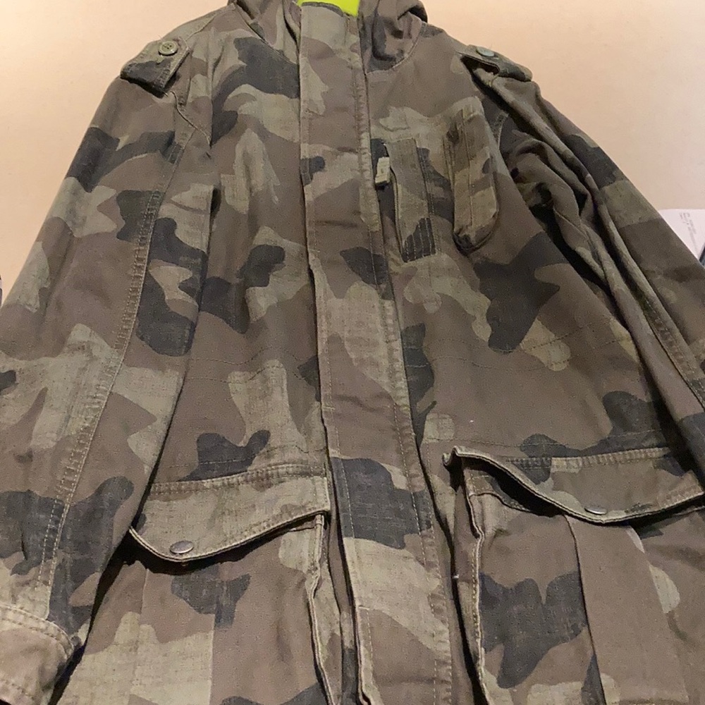 Boys xxl gap jacket. Would cover bottom.